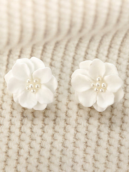 Simple and versatile exaggerated camellia three-dimensional white flower pearl earrings